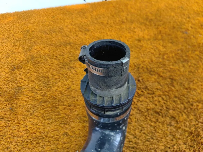 Патрубок интеркулера