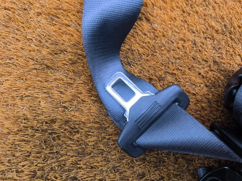 Ремень безопасности