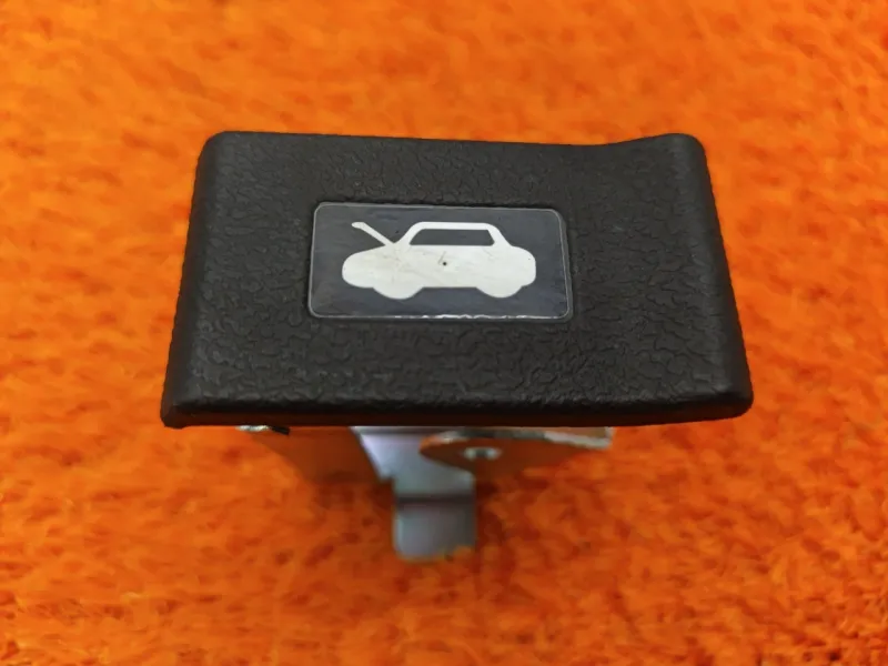 Ручка открывания капота