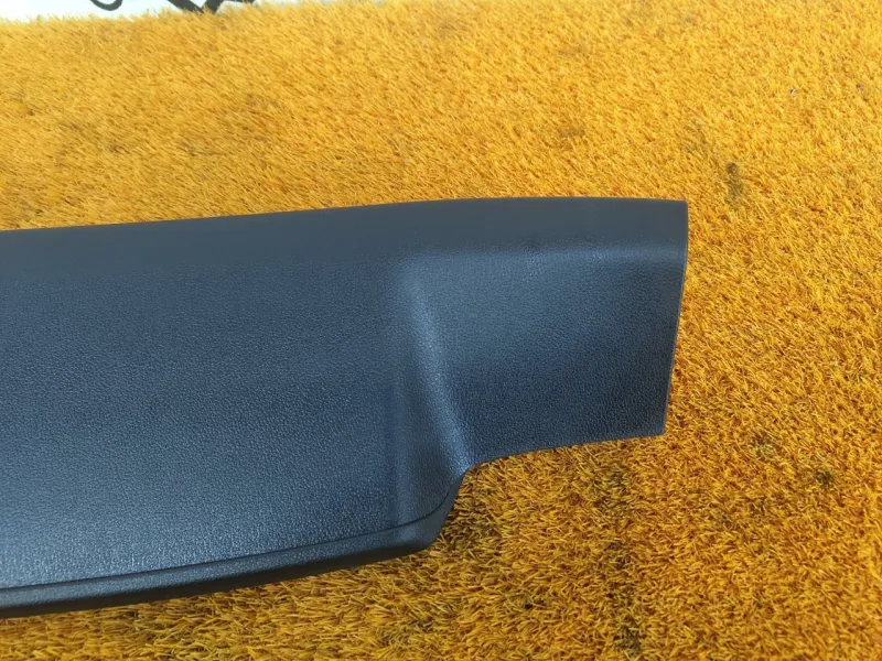 Обшивка двери багажника