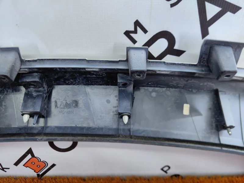 Накладка крышки багажника