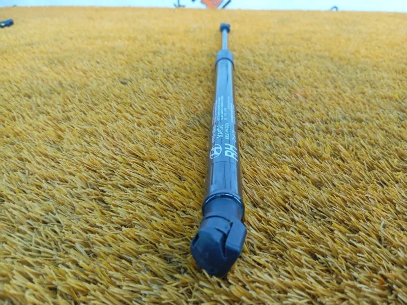 Амортизатор крышки багажника