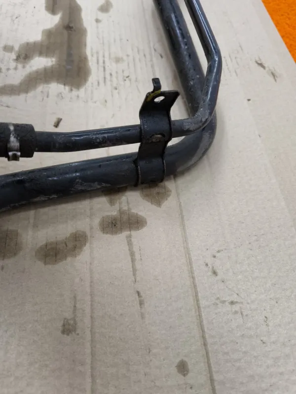 Горловина топливного бака