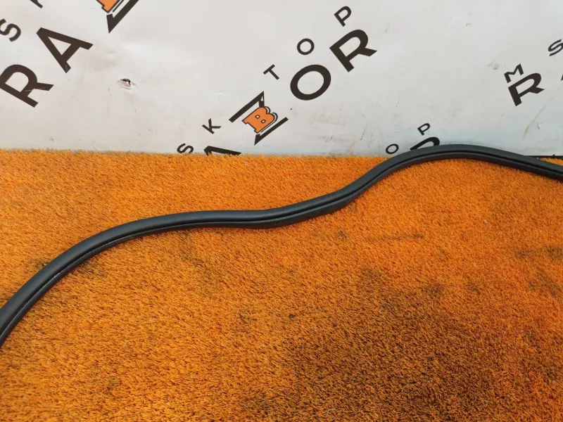 Уплотнитель проема двери