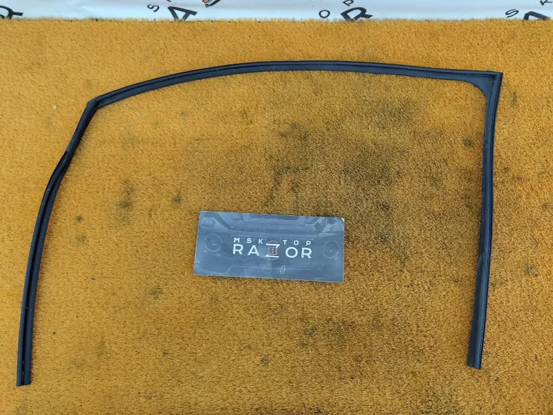 Уплотнитель стекла двери