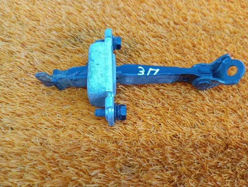 Ограничитель двери