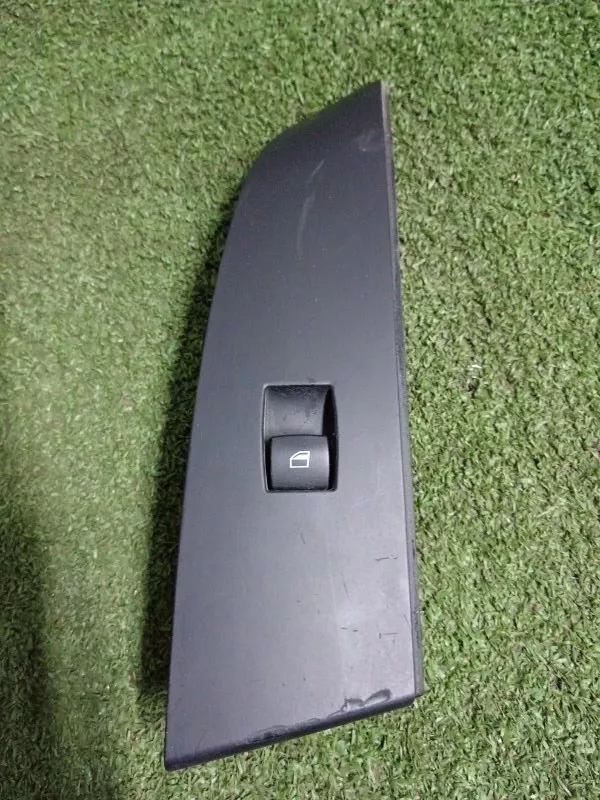 Кнопка стеклоподъемника BMW 5-Series 2006 61316922244 E60, передняя левая