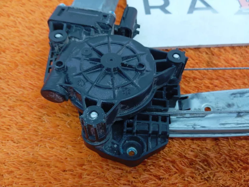 Стеклоподъемник