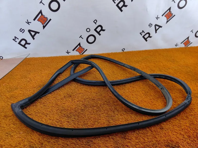 Уплотнитель двери