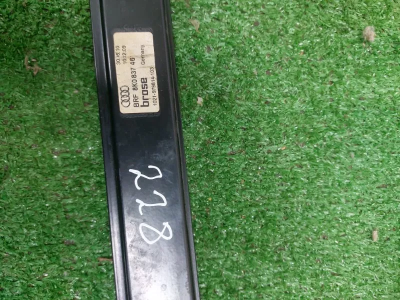 Стеклоподъемник Audi A4 2010 8K0837461 B8, передний левый