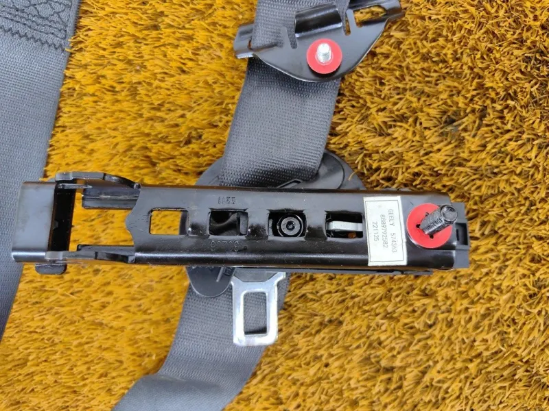 Ремень безопасности