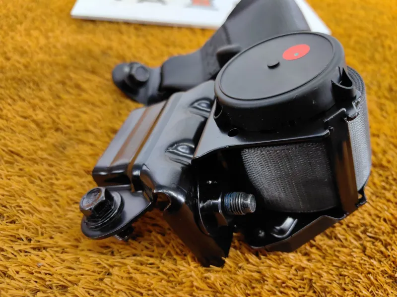 Ремень безопасности