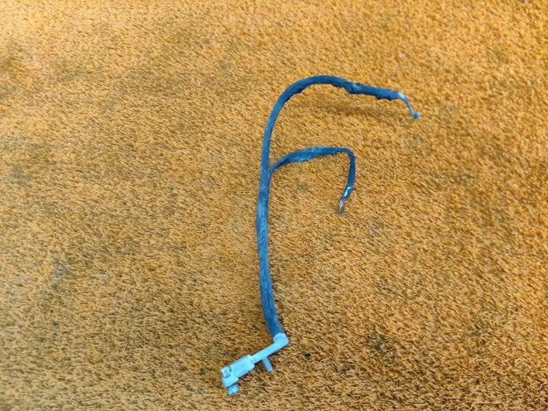 Клемма аккумулятора