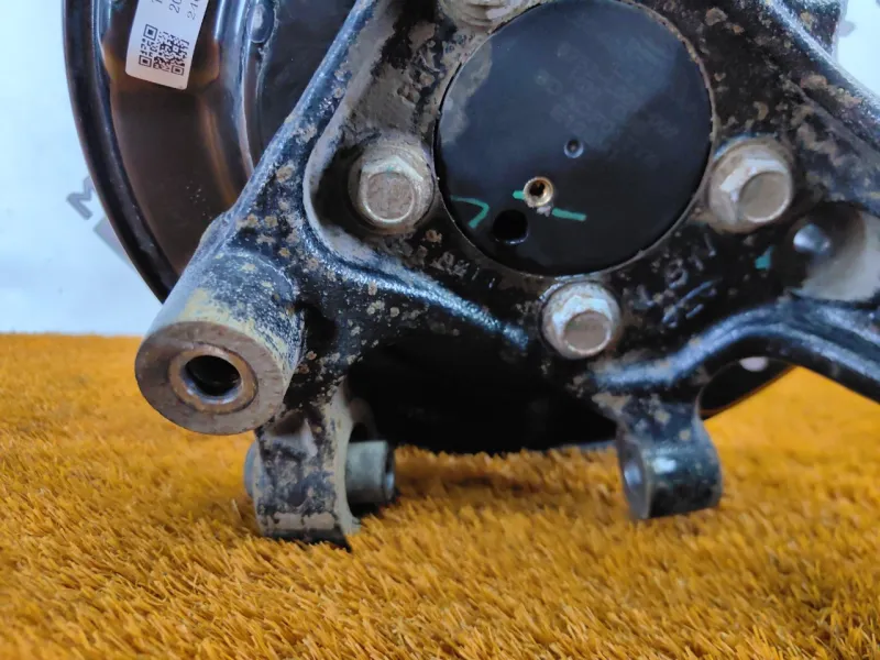 Кулак поворотный