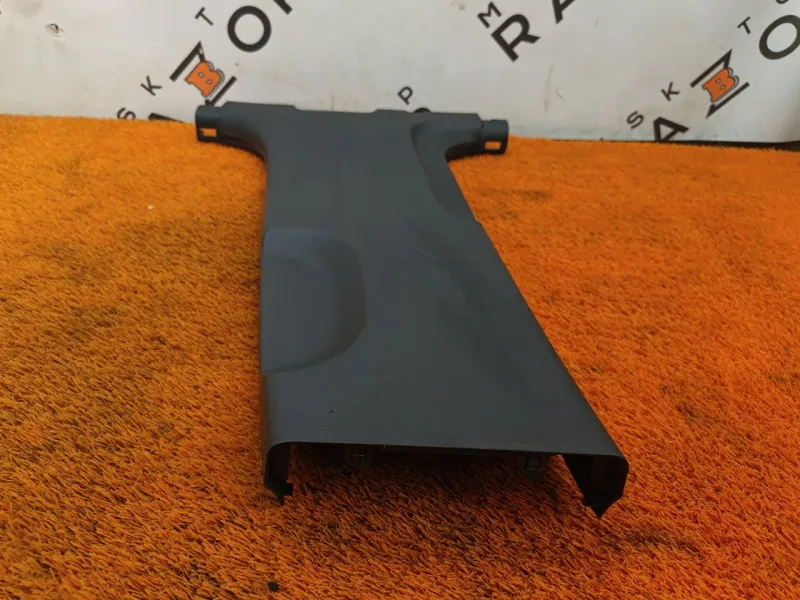 Обшивка центральной стойки