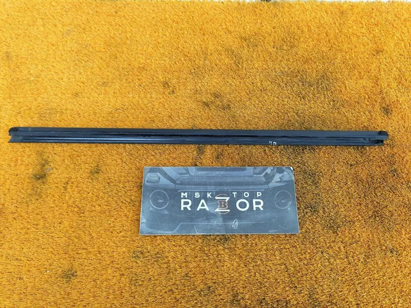 Уплотнитель стекла двери