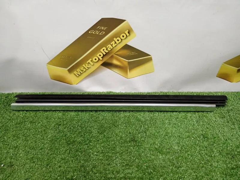 Уплотнитель стекла двери