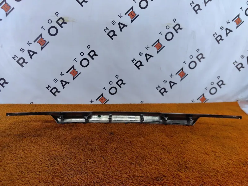 Накладка крышки багажника