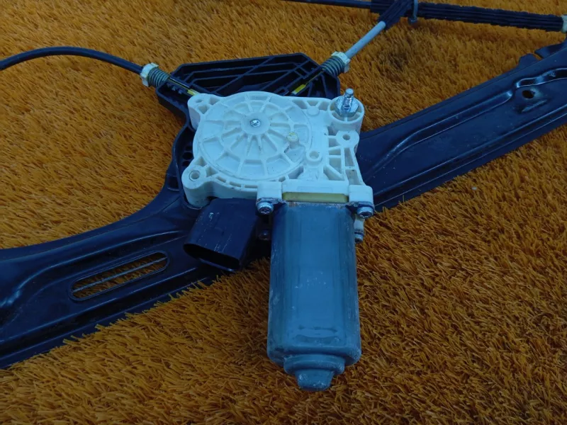 Стеклоподъемник