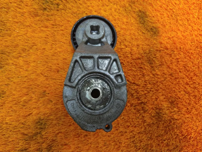 Ролик натяжной навесного оборудования