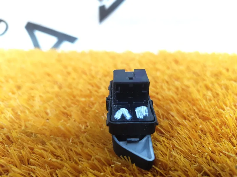 Кнопка центрального замка