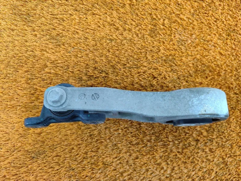 Опора двигателя