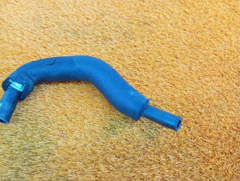 Патрубок впускного коллектора