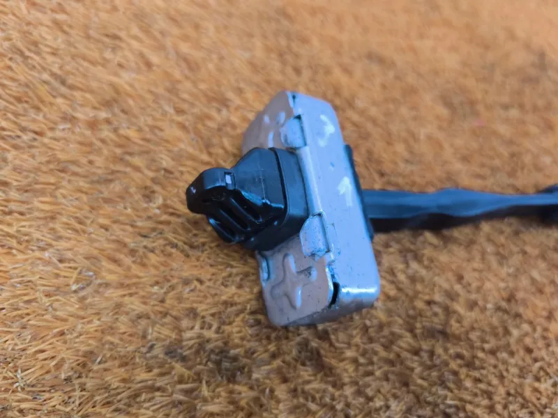 Ограничитель двери