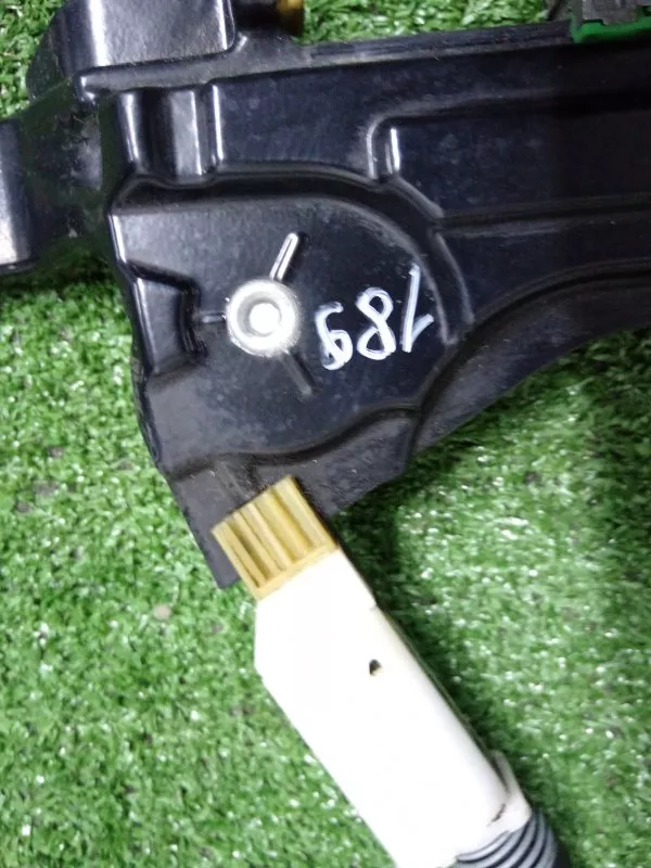 Стеклоподъемник Audi A4 2009 8K0837462E B8, передний правый