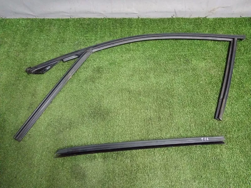 Уплотнитель стекла двери