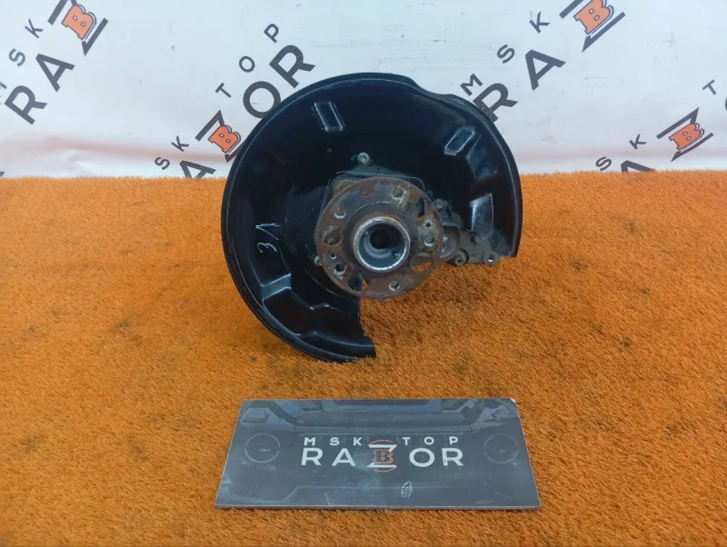 Кулак поворотный