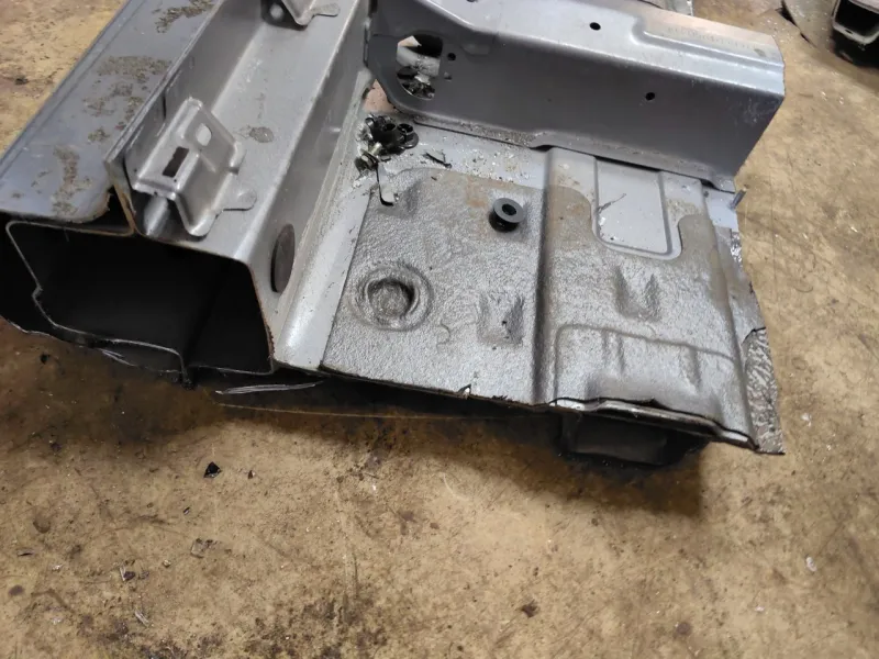 Порог с центральной стойкой