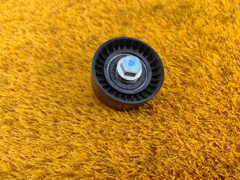 Ролик обводной навесного оборудования