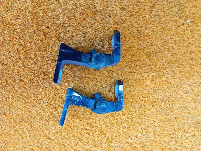 Петля двери