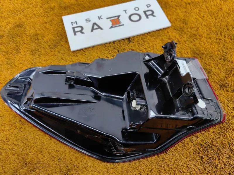 Фонарь задний BMW X1 63217477714 F48, правый