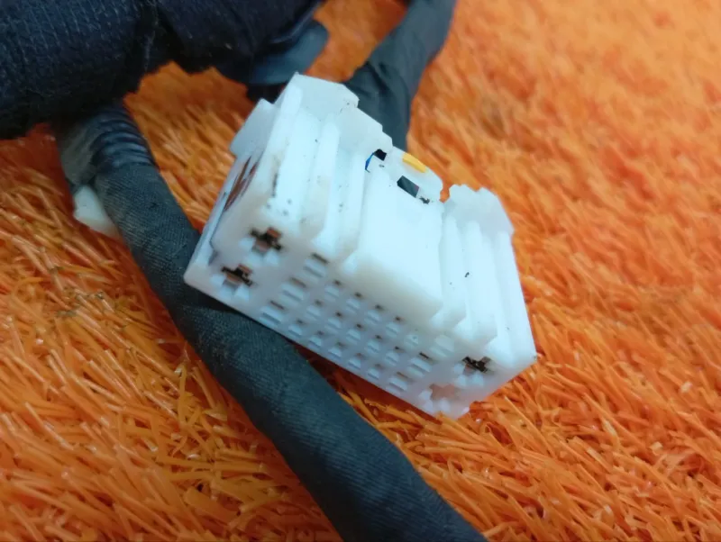 Электропроводка крышки багажника