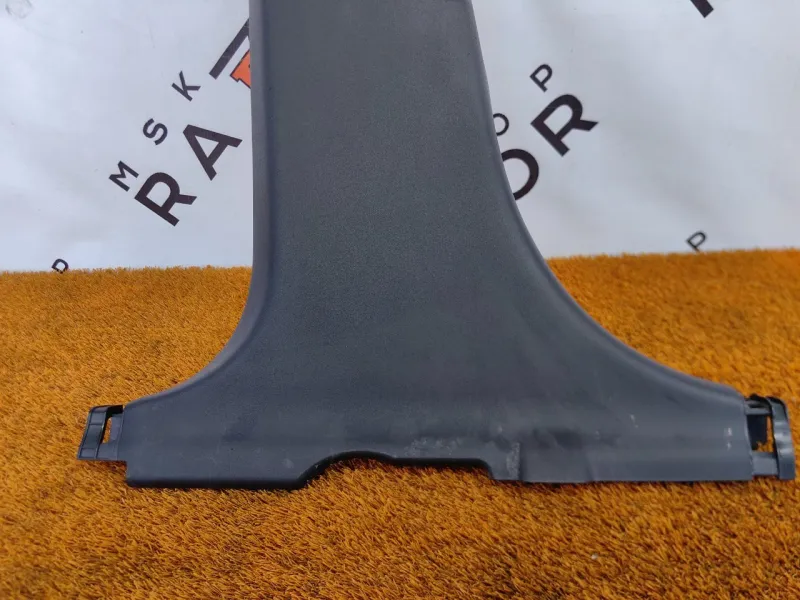 Обшивка центральной стойки