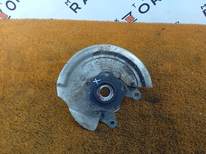 Кулак поворотный