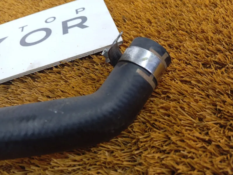 Патрубок радиатора