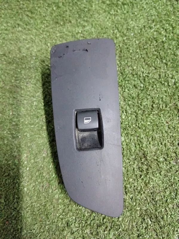 Кнопка стеклоподъемника