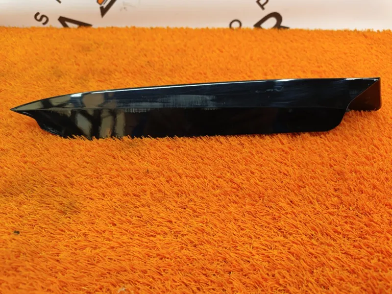 Молдинг на крыло