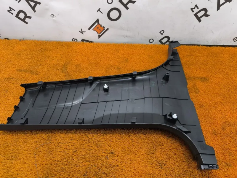 Обшивка центральной стойки