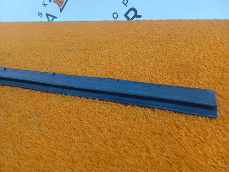 Уплотнитель двери