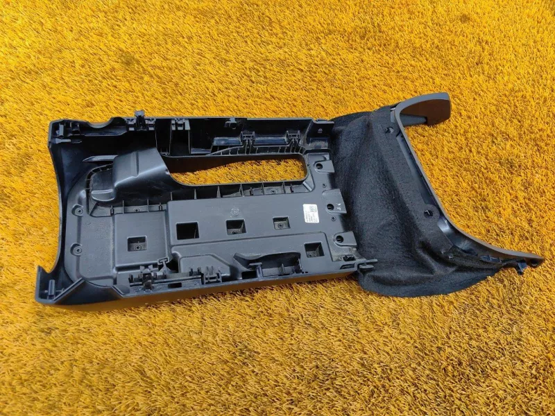 Кожух рулевой колонки