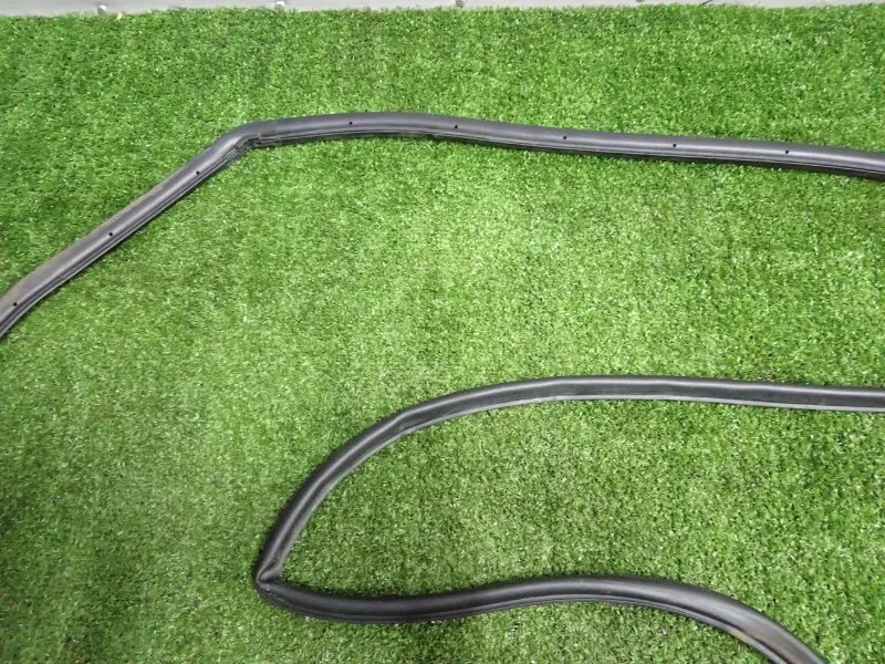 Уплотнитель двери