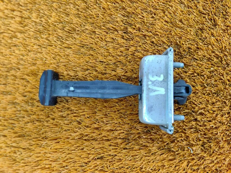 Ограничитель двери