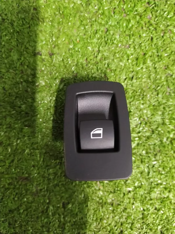 Кнопка стеклоподъемника