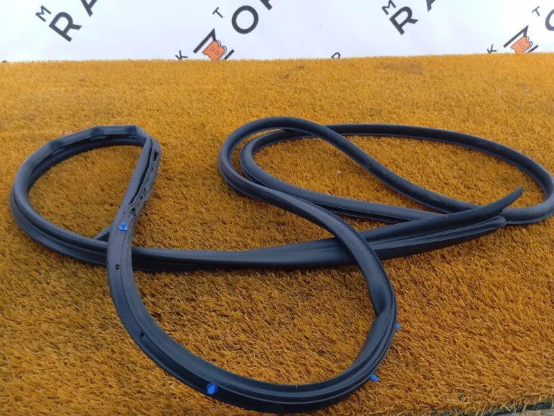 Уплотнитель двери