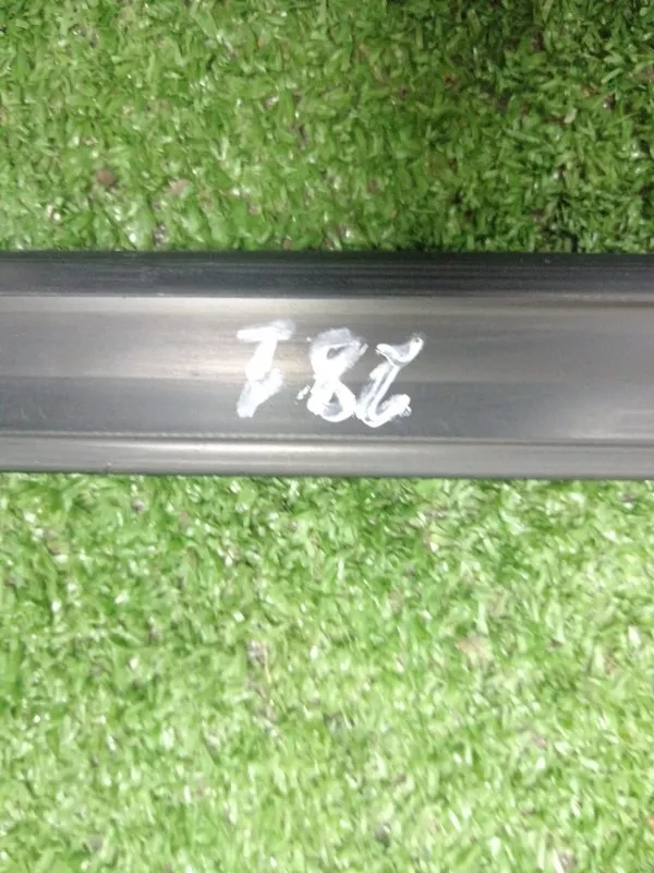 Уплотнитель стекла двери