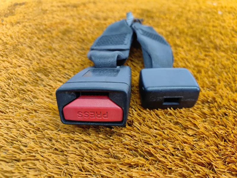 Ответная часть ремня безопасности